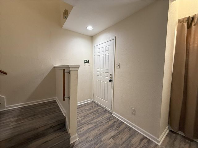 2100 Wilcrest Drive 107, Houston, TX 77042