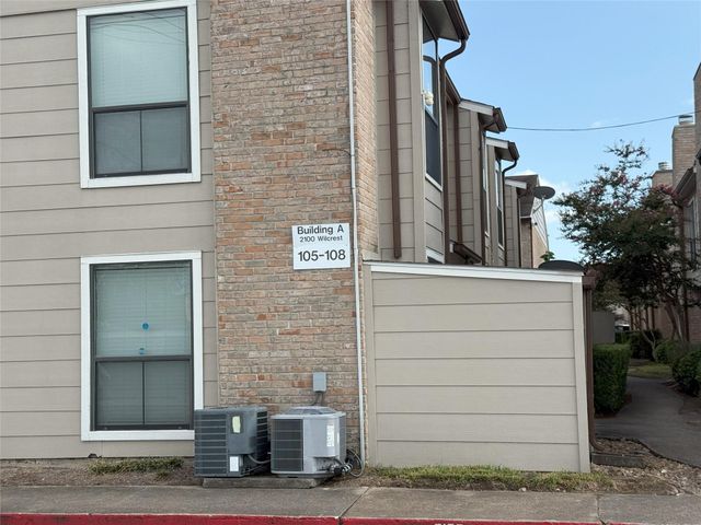 2100 Wilcrest Drive 107, Houston, TX 77042