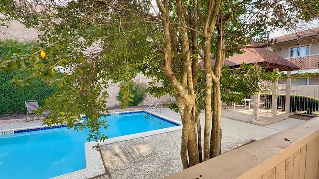 2100 Wilcrest Drive 107, Houston, TX 77042