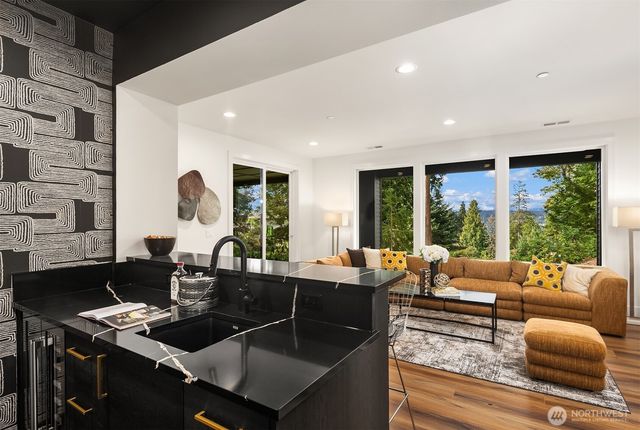 6431 NE 130th Place, Kirkland, WA 98034