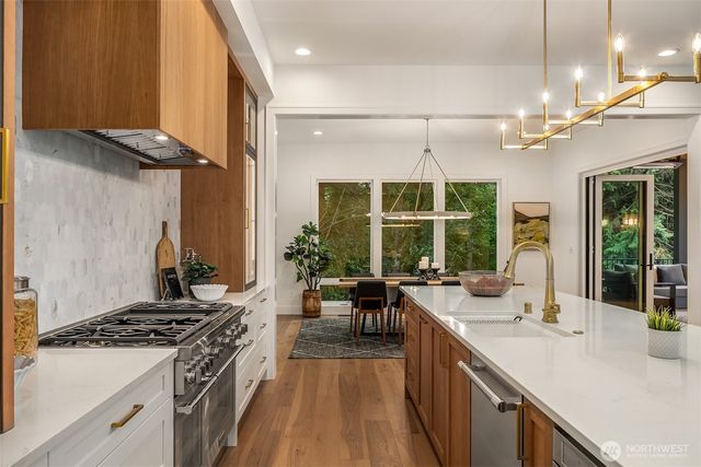 6431 NE 130th Place, Kirkland, WA 98034