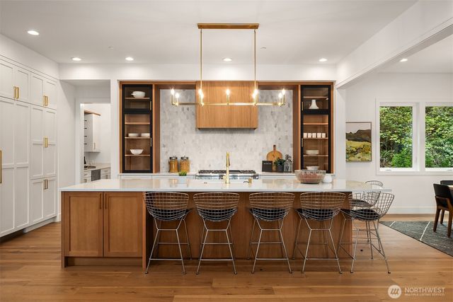 6431 NE 130th Place, Kirkland, WA 98034