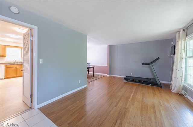 5018 Hartley Drive, Lyndhurst, OH 44124