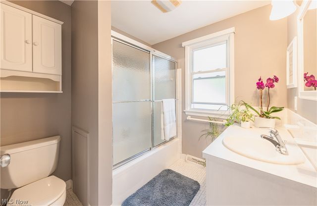 5018 Hartley Drive, Lyndhurst, OH 44124