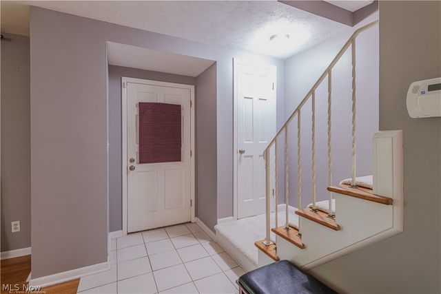 5018 Hartley Drive, Lyndhurst, OH 44124