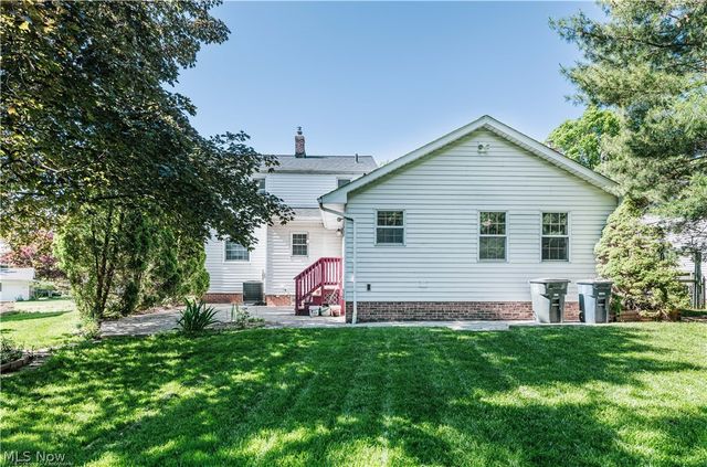 5018 Hartley Drive, Lyndhurst, OH 44124