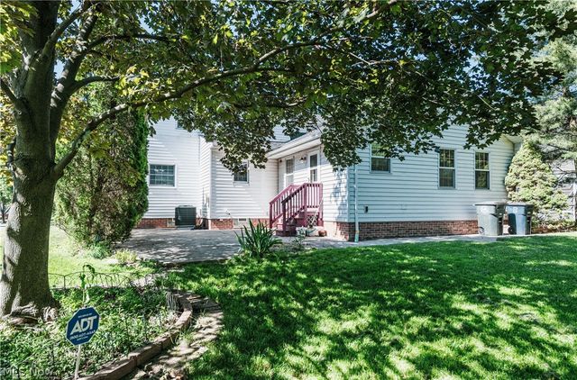 5018 Hartley Drive, Lyndhurst, OH 44124