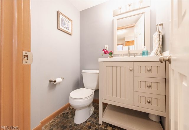 5018 Hartley Drive, Lyndhurst, OH 44124