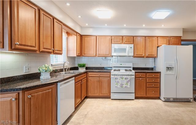 5018 Hartley Drive, Lyndhurst, OH 44124