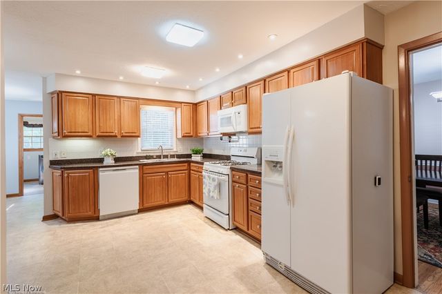 5018 Hartley Drive, Lyndhurst, OH 44124