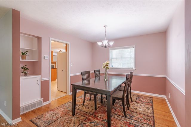 5018 Hartley Drive, Lyndhurst, OH 44124