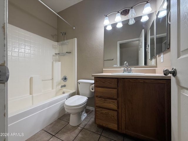 3892 S MOCCASIN Trail, Gilbert, AZ 85297