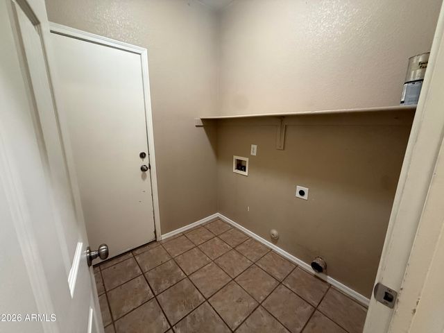 3892 S MOCCASIN Trail, Gilbert, AZ 85297