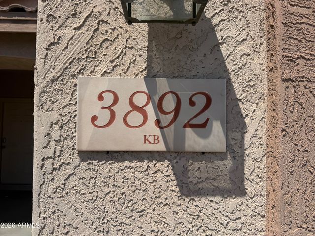 3892 S MOCCASIN Trail, Gilbert, AZ 85297