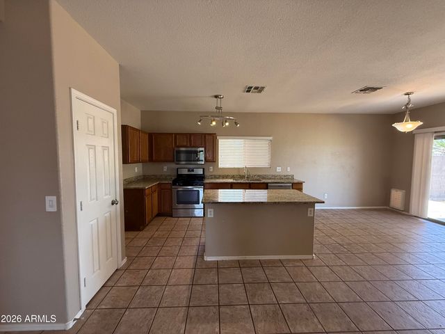 3892 S MOCCASIN Trail, Gilbert, AZ 85297