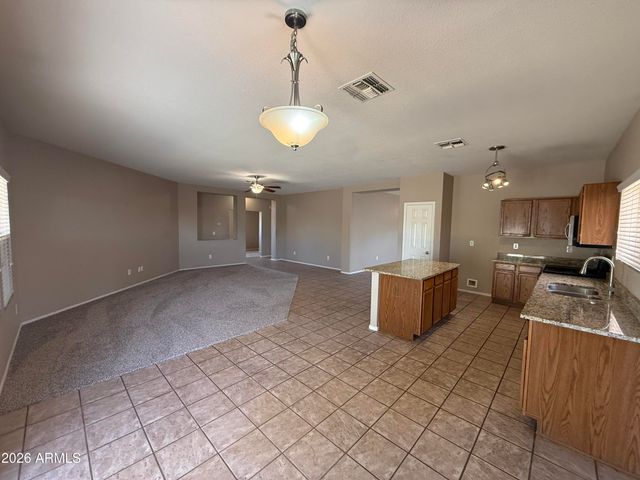 3892 S MOCCASIN Trail, Gilbert, AZ 85297