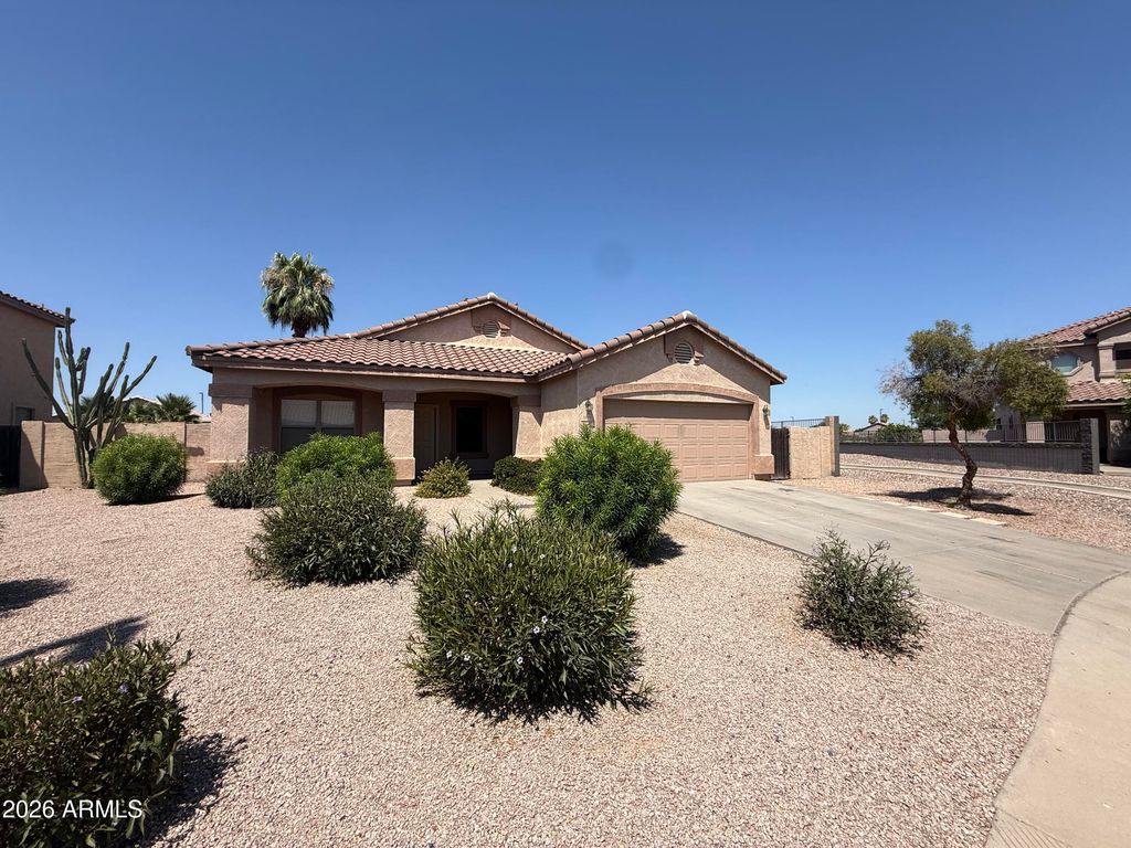 3892 S MOCCASIN Trail, Gilbert, AZ 85297