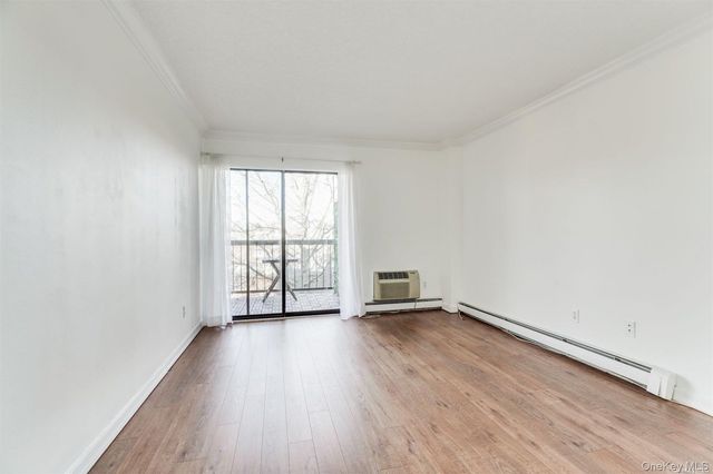 380 Fulton Street M2, Farmingdale, NY 11735