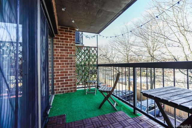 380 Fulton Street M2, Farmingdale, NY 11735