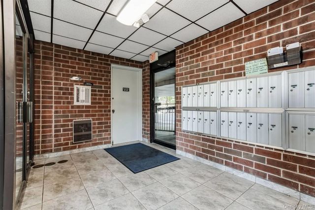 380 Fulton Street M2, Farmingdale, NY 11735