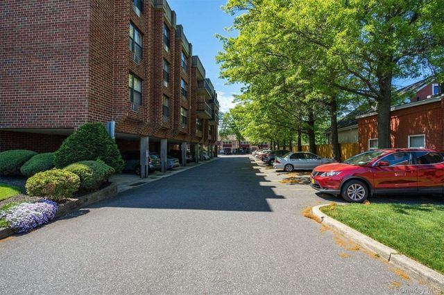 380 Fulton Street M2, Farmingdale, NY 11735