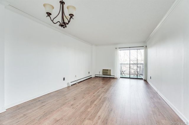 380 Fulton Street M2, Farmingdale, NY 11735