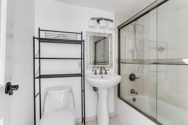 380 Fulton Street M2, Farmingdale, NY 11735