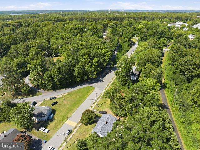 1 JENKINS DR, Indian Head, MD 20640