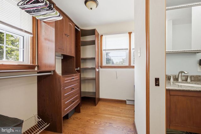 1 JENKINS DR, Indian Head, MD 20640
