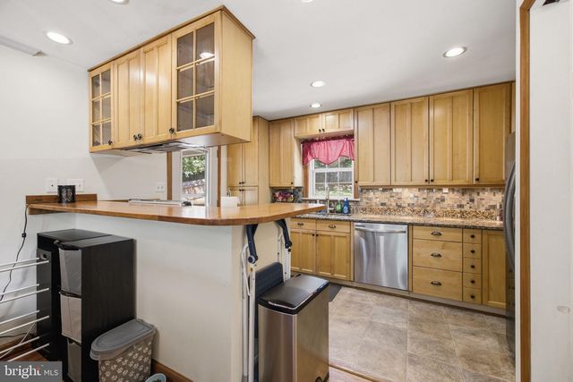 1 JENKINS DR, Indian Head, MD 20640