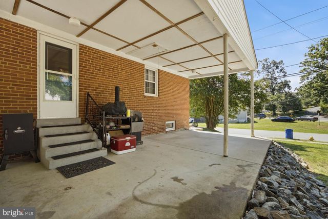1 JENKINS DR, Indian Head, MD 20640