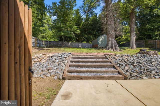 1 JENKINS DR, Indian Head, MD 20640