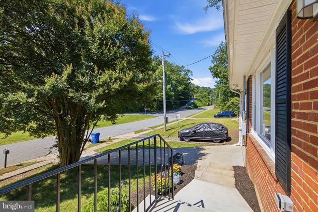 1 JENKINS DR, Indian Head, MD 20640