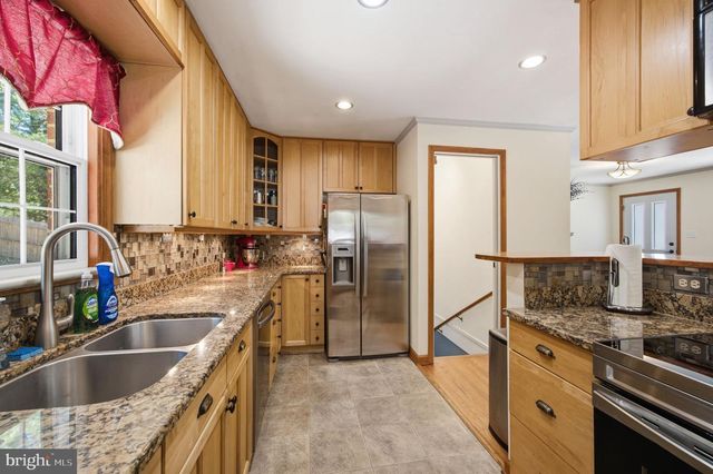 1 JENKINS DR, Indian Head, MD 20640