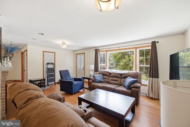 1 JENKINS DR, Indian Head, MD 20640
