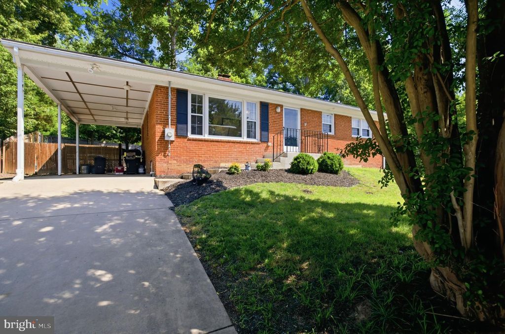 1 JENKINS DR, Indian Head, MD 20640