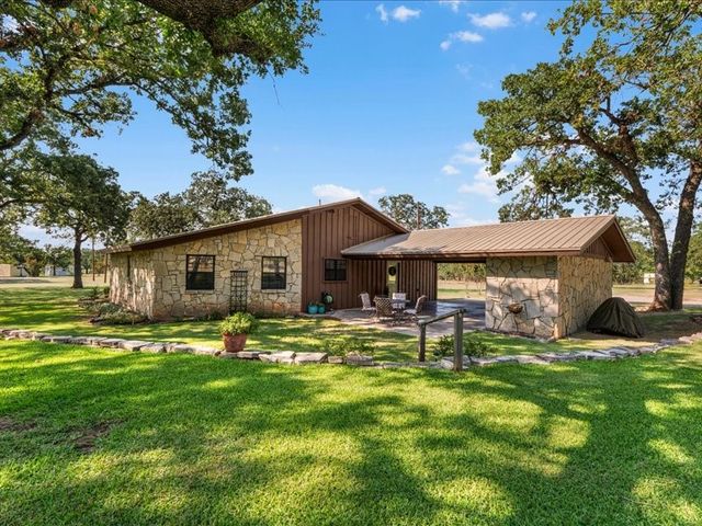 474 Trussell Drive, Springtown, TX 76082