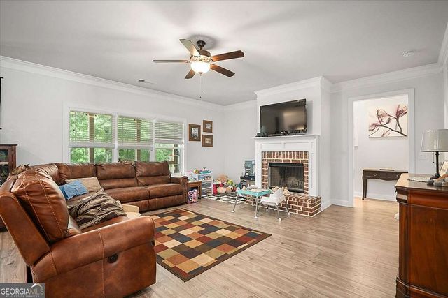 297 Woodbury Lane, Hull, GA 30646