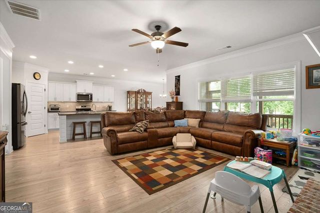297 Woodbury Lane, Hull, GA 30646
