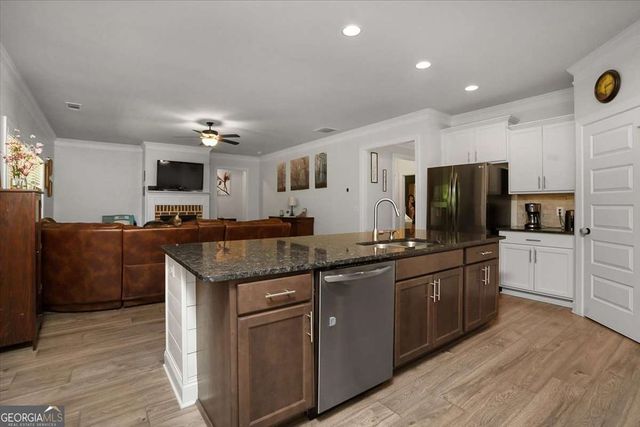 297 Woodbury Lane, Hull, GA 30646