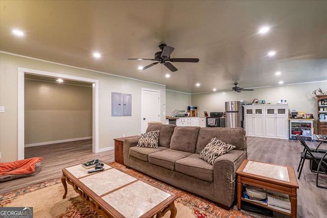297 Woodbury Lane, Hull, GA 30646