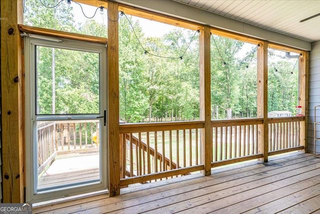 297 Woodbury Lane, Hull, GA 30646