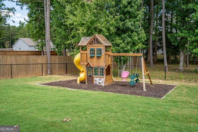 297 Woodbury Lane, Hull, GA 30646