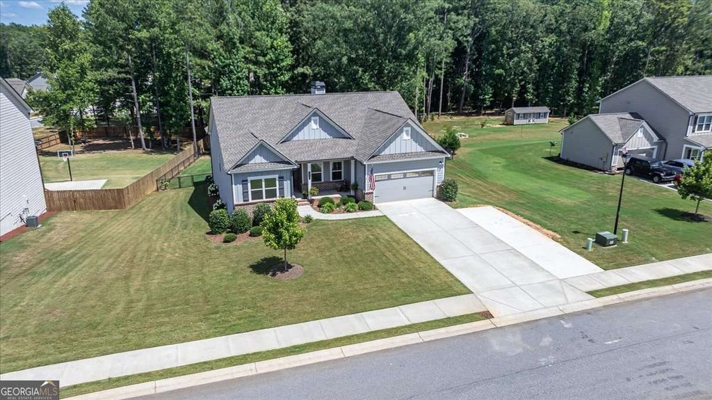 297 Woodbury Lane, Hull, GA 30646