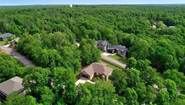 18 Nantwich Circle, Bella Vista, AR 72714