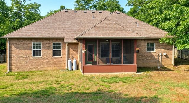 18 Nantwich Circle, Bella Vista, AR 72714