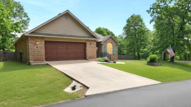 18 Nantwich Circle, Bella Vista, AR 72714
