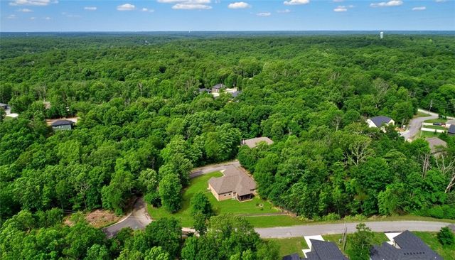 18 Nantwich Circle, Bella Vista, AR 72714