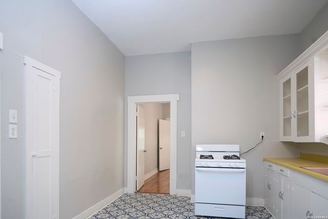 439 E Mitchell St, San Antonio, TX 78210
