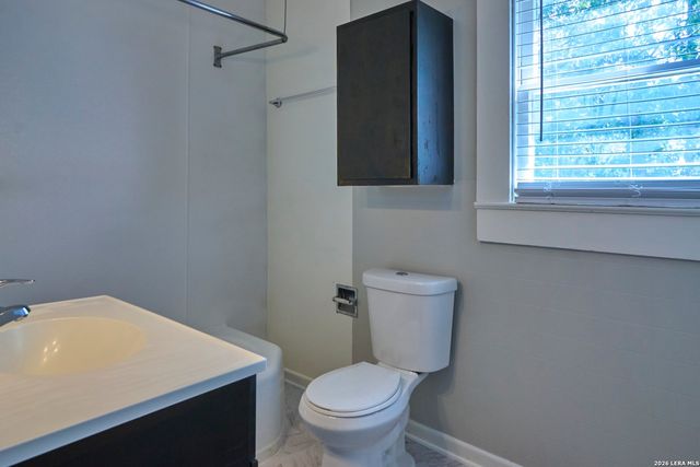 439 E Mitchell St, San Antonio, TX 78210